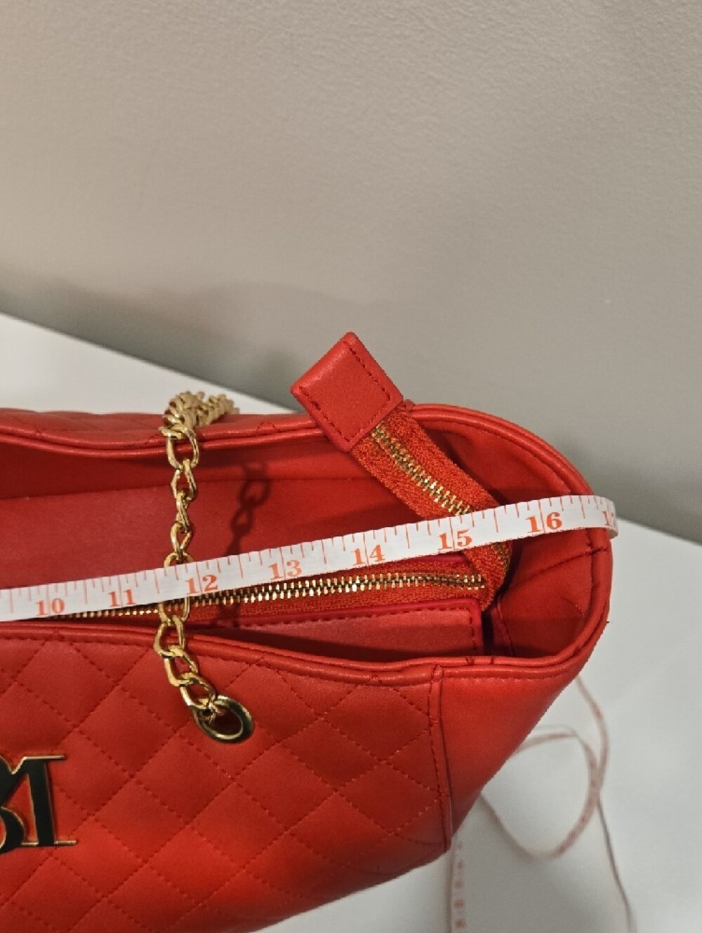 Badgley Miscka Red Quilted Tote Bag with Gold Chain Handles And Heart Key Chain - Picture 15 of 16
